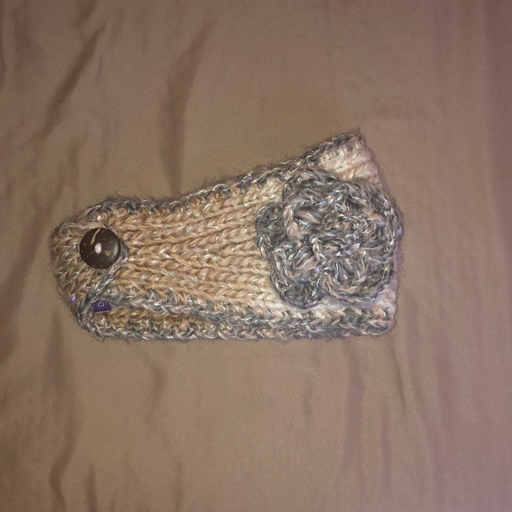 Ear warmer with button and flower